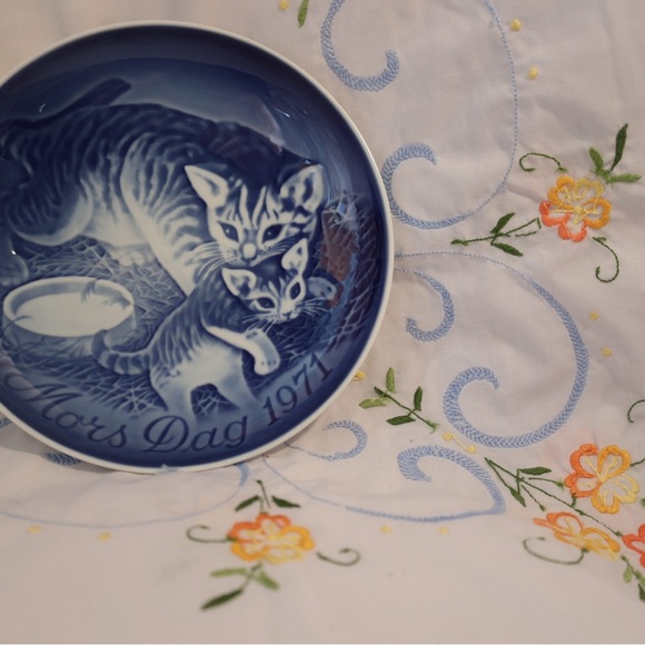 Blue Decorative Plate mama baby bear kitten cat cute baby shower nursery farm - Picture 1 of 1